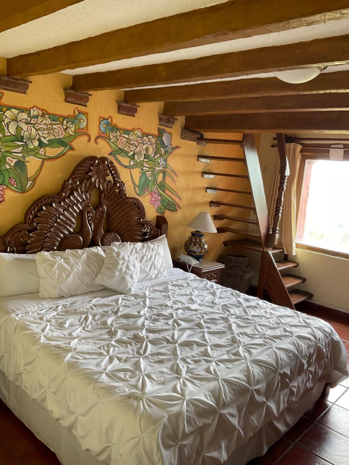 Villa San Jose Hotel & Suites Морелия Экстерьер фото