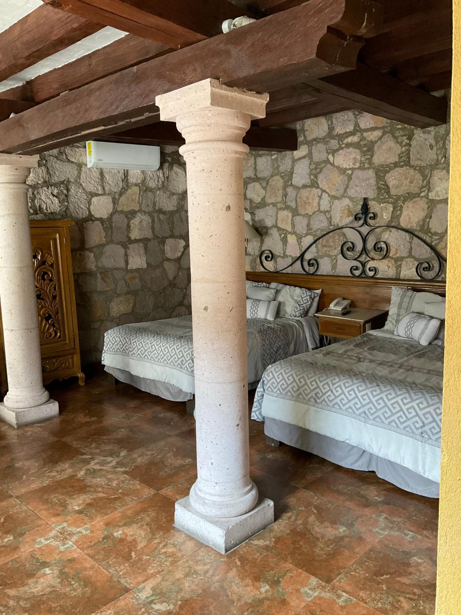 Villa San Jose Hotel & Suites Морелия Экстерьер фото
